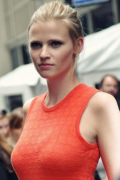foto da famosa lara stone