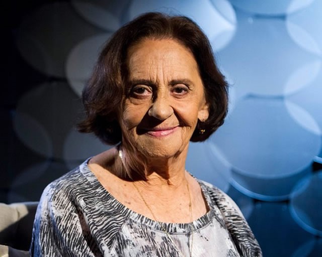 foto da famosa atriz da globo Laura Cardoso