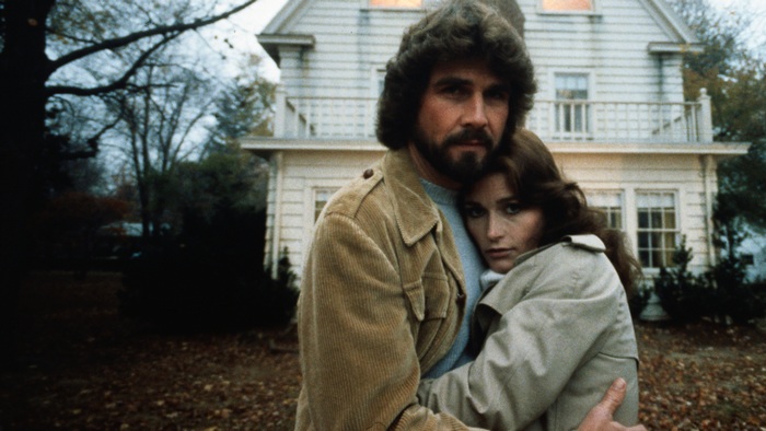 foto do casal do filme terror em amityville de 1979