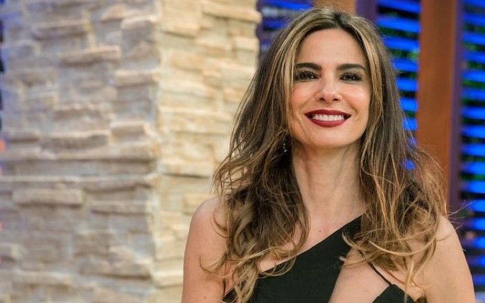 foto da apresentadora Luciana Gimenez