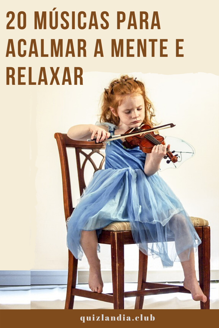 menina criança tocando violino