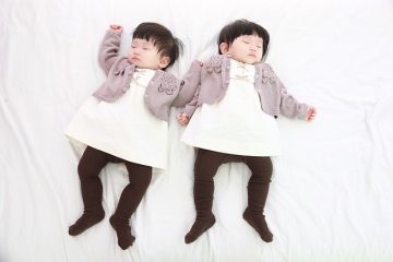 bebês coreanas gêmeas