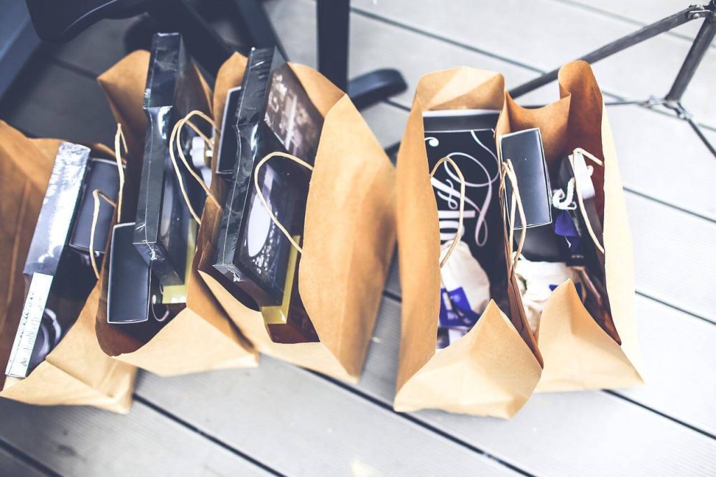 sacolas de compras de roupas