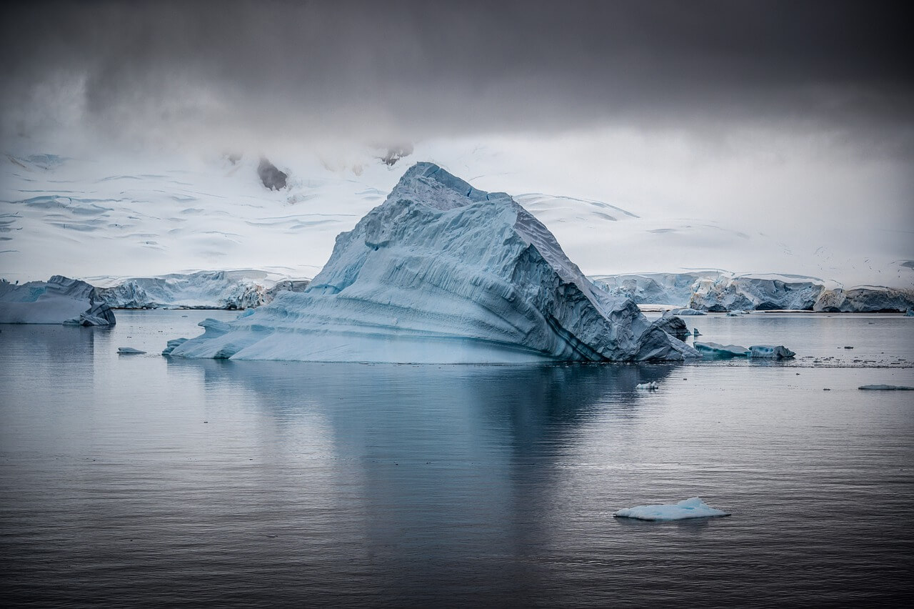 geleiras derretendo no mar