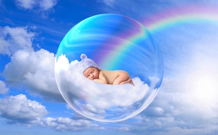 bebê arco-íris dentro da bolha